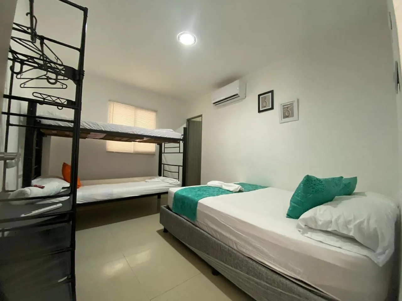 Pensionat Shekinah House Hotell Cartagena
