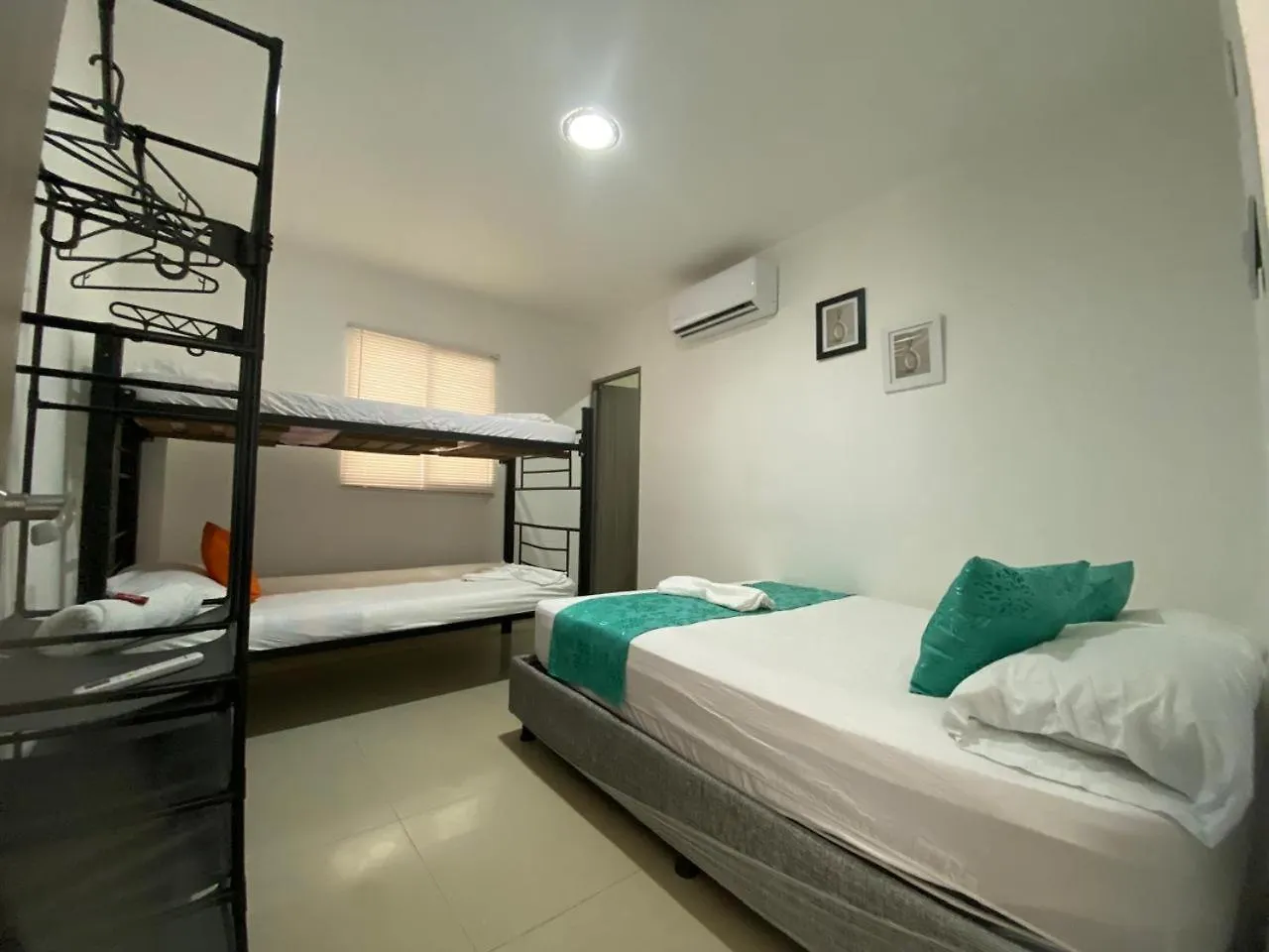 Pensionat Shekinah House Hotell Cartagena